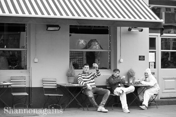 Having a drink, Portobello Road, Street Photography